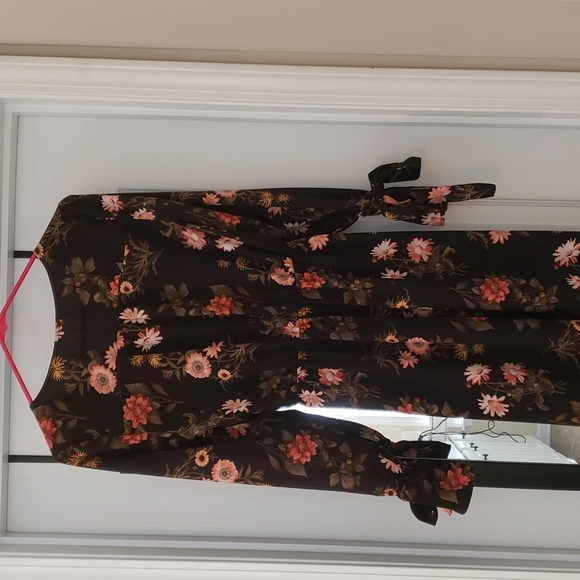 Black floral dress - Picture 3 of 3